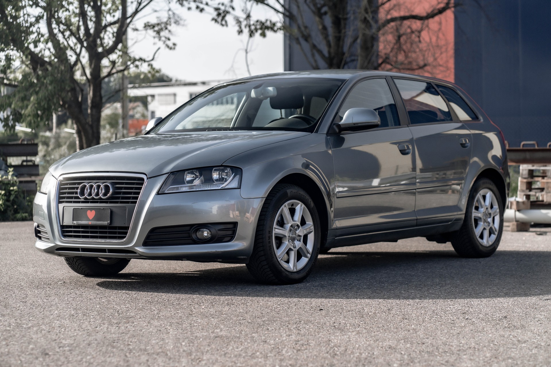 AUDI A3 Sportback 2.0 TFSI Ambiente S-tronic * FRISCH AB MFK * BOSE SOUNDSYSTEM * AMAG SERVICEGEPFLEGT *