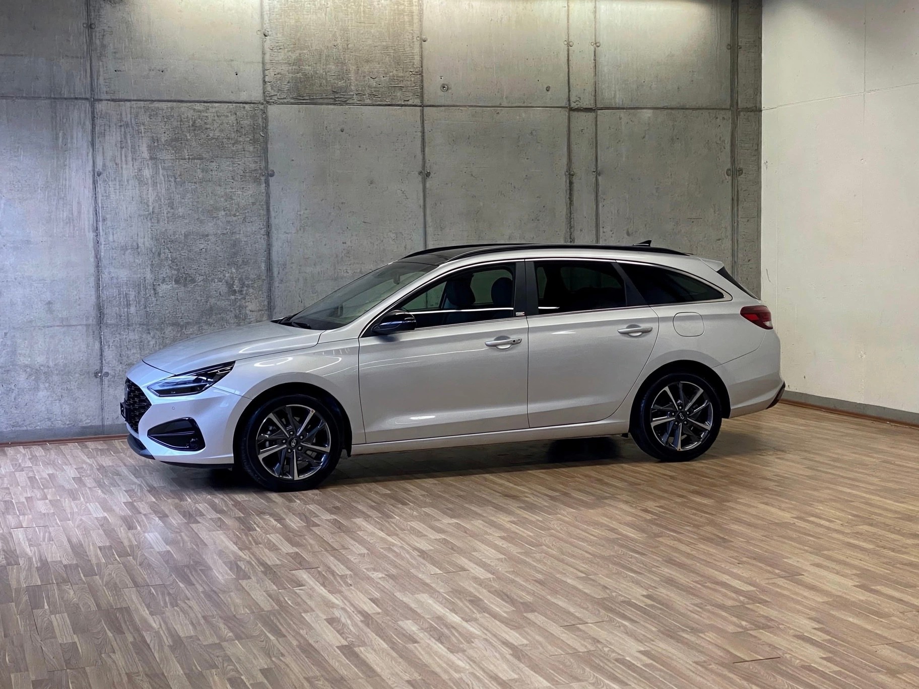 HYUNDAI i30 Wagon 1.5 *T-GDi*Swiss*Vertex*MildHybrid*DCT*