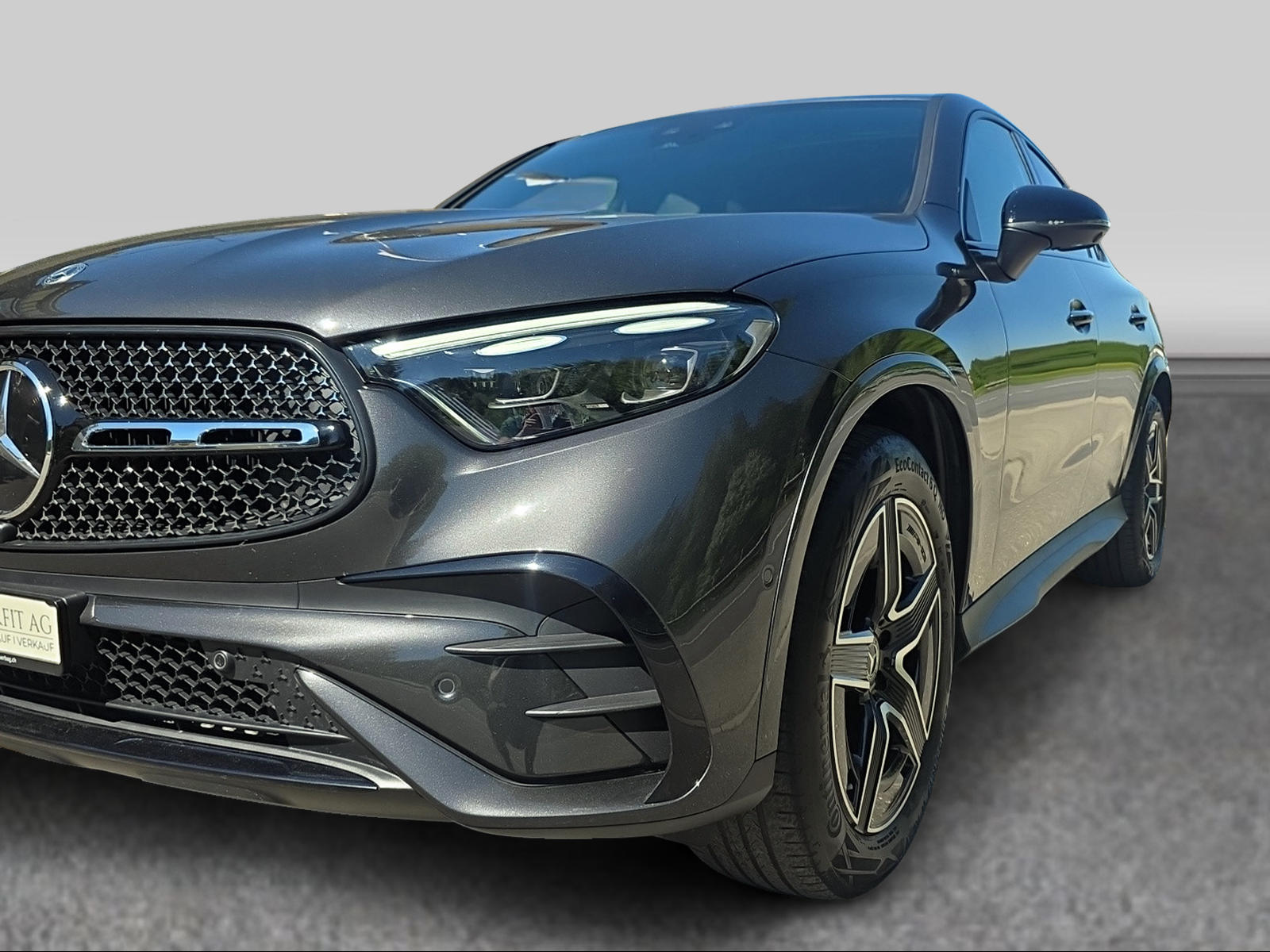 MERCEDES-BENZ GLC 300 4Matic AMG Line 9G-Tronic-showroom-element-1