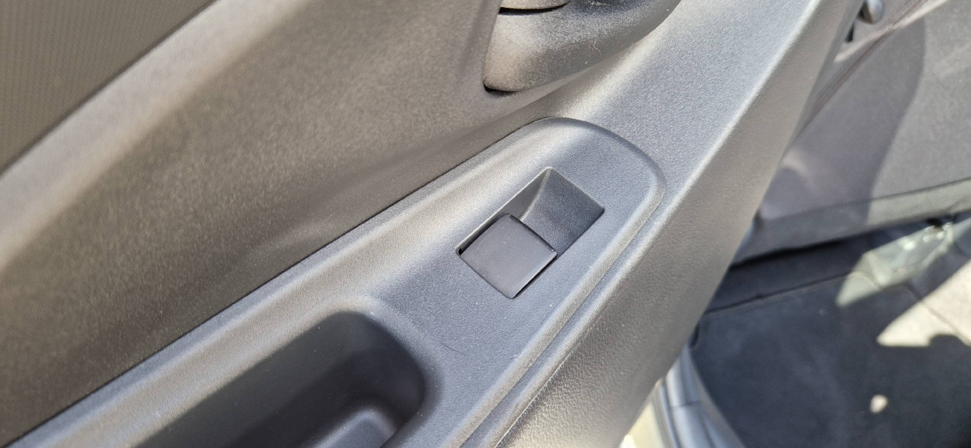 TOYOTA Yaris 1.5 VVT-iE Trend + Sport-image-15