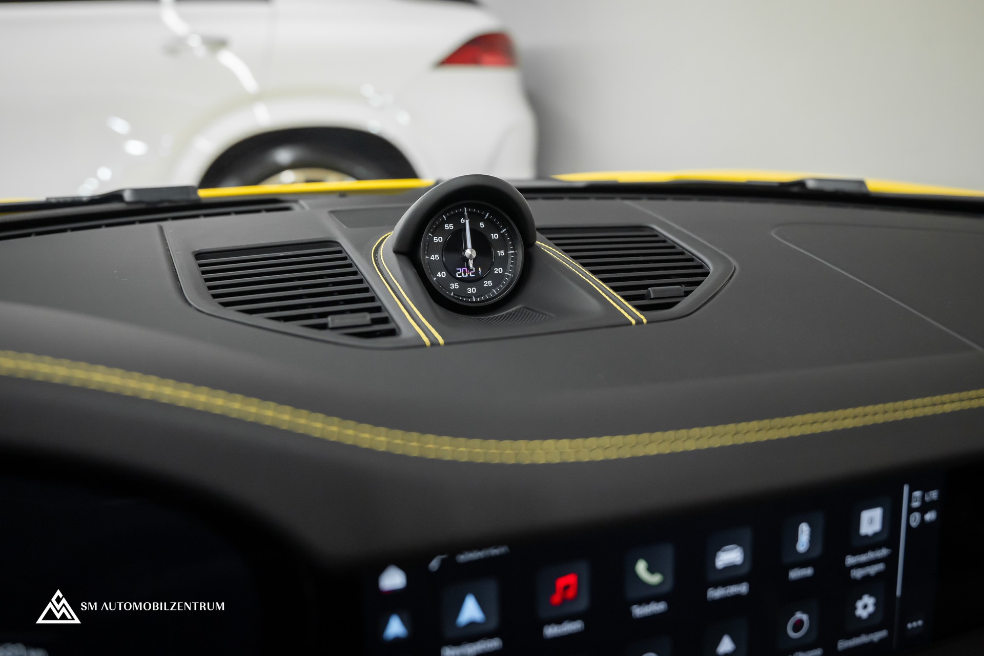 PORSCHE 911 Targa 4 GTS PDK / Werksgarantie / Liftsystem / 360° / PPF-image-32