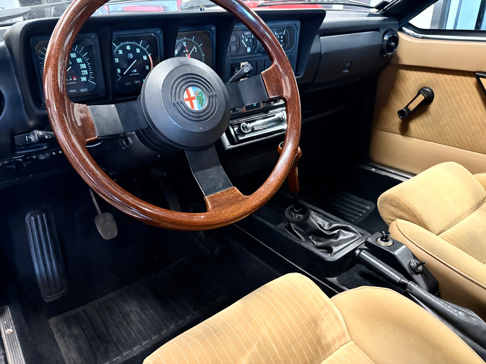 ALFA ROMEO GTV 2.0 L-image-8