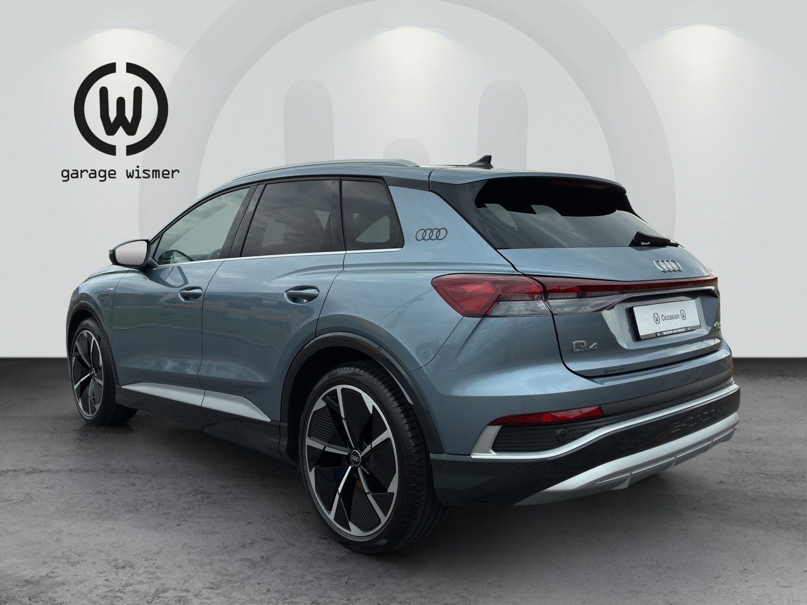 AUDI Q4 e-tron 45 quattro-showroom-element-2