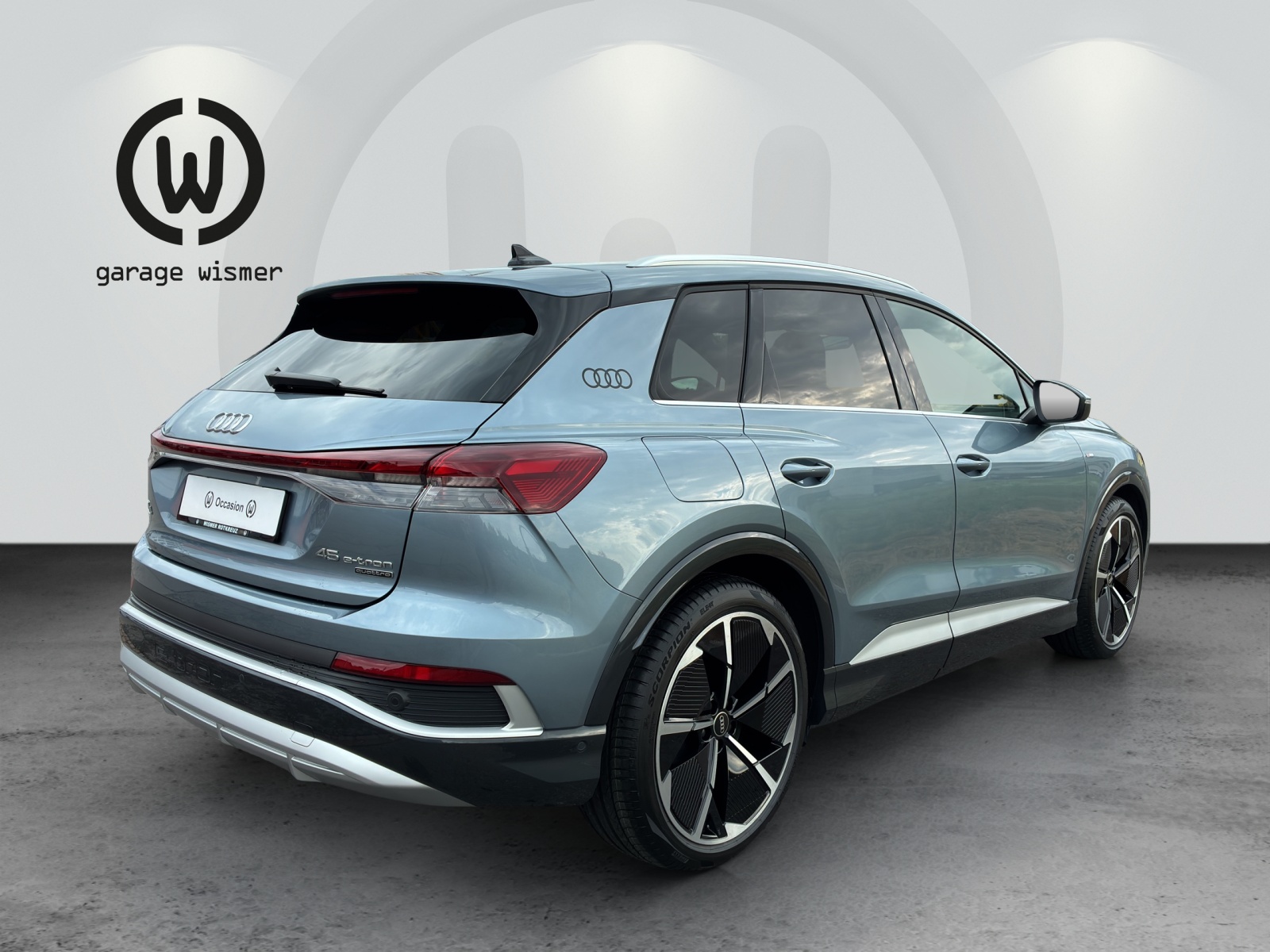 AUDI Q4 e-tron 45 quattro-showroom-element-3