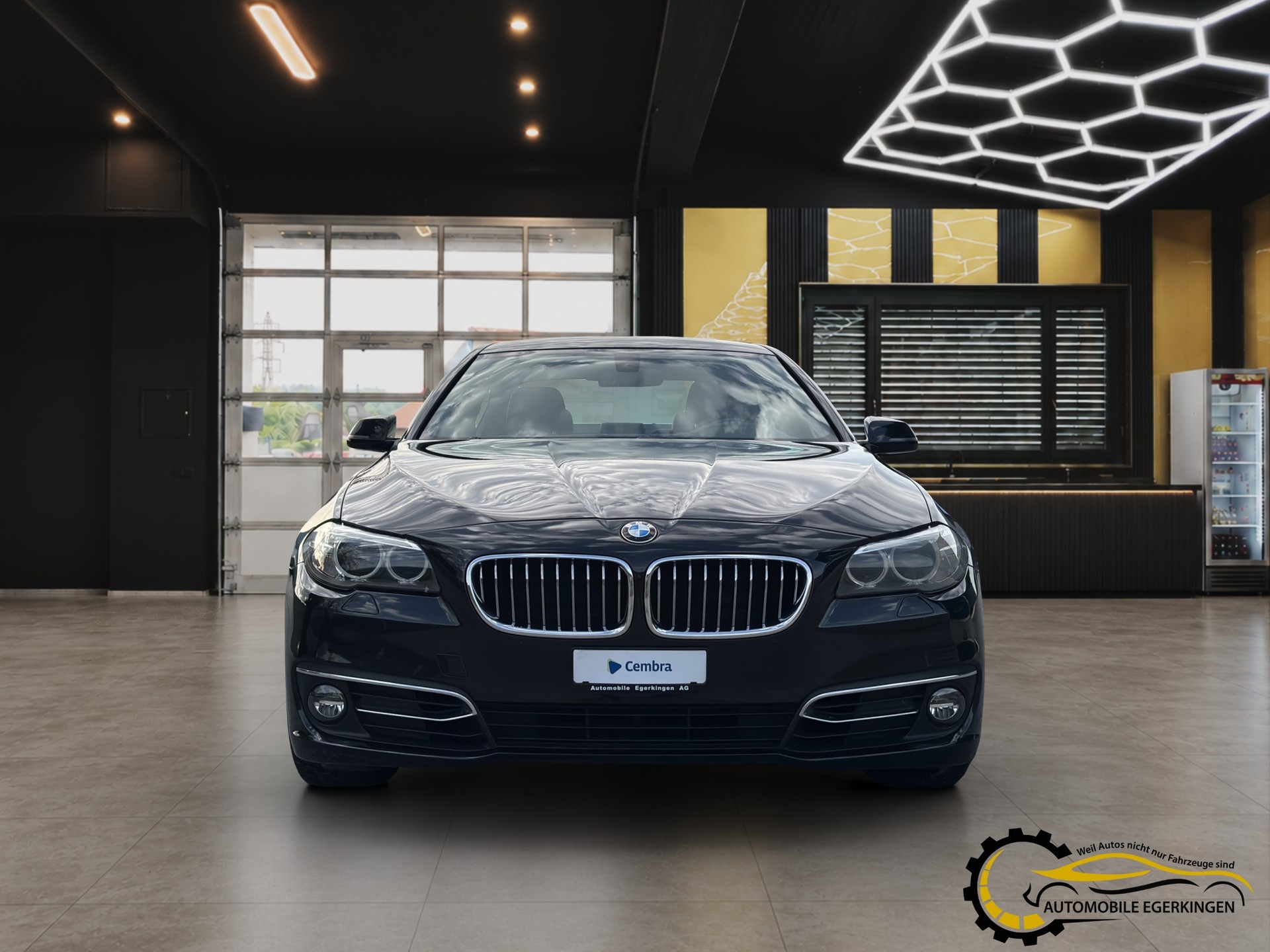BMW 520d xDrive Steptronic-showroom-element-1