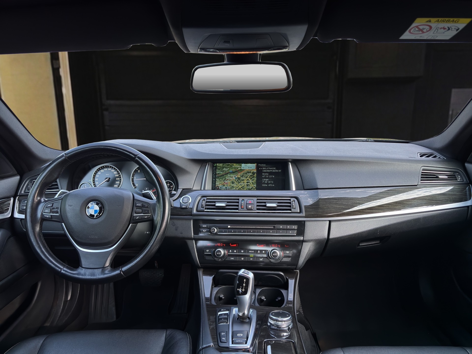 BMW 520d xDrive Steptronic-image-10