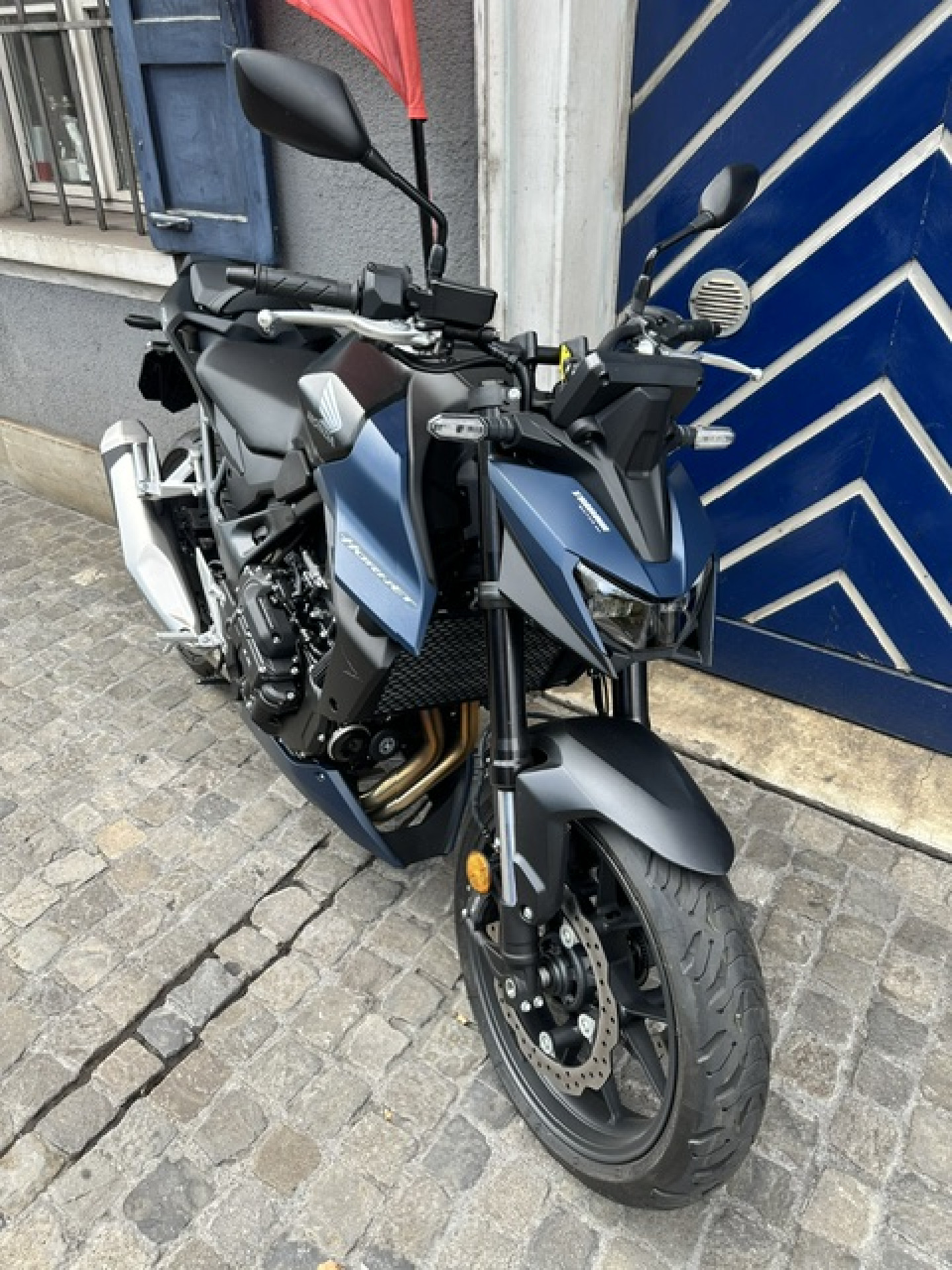 HONDA CB 750 Hornet E-Clutch Modell 2026 35KW-image-1