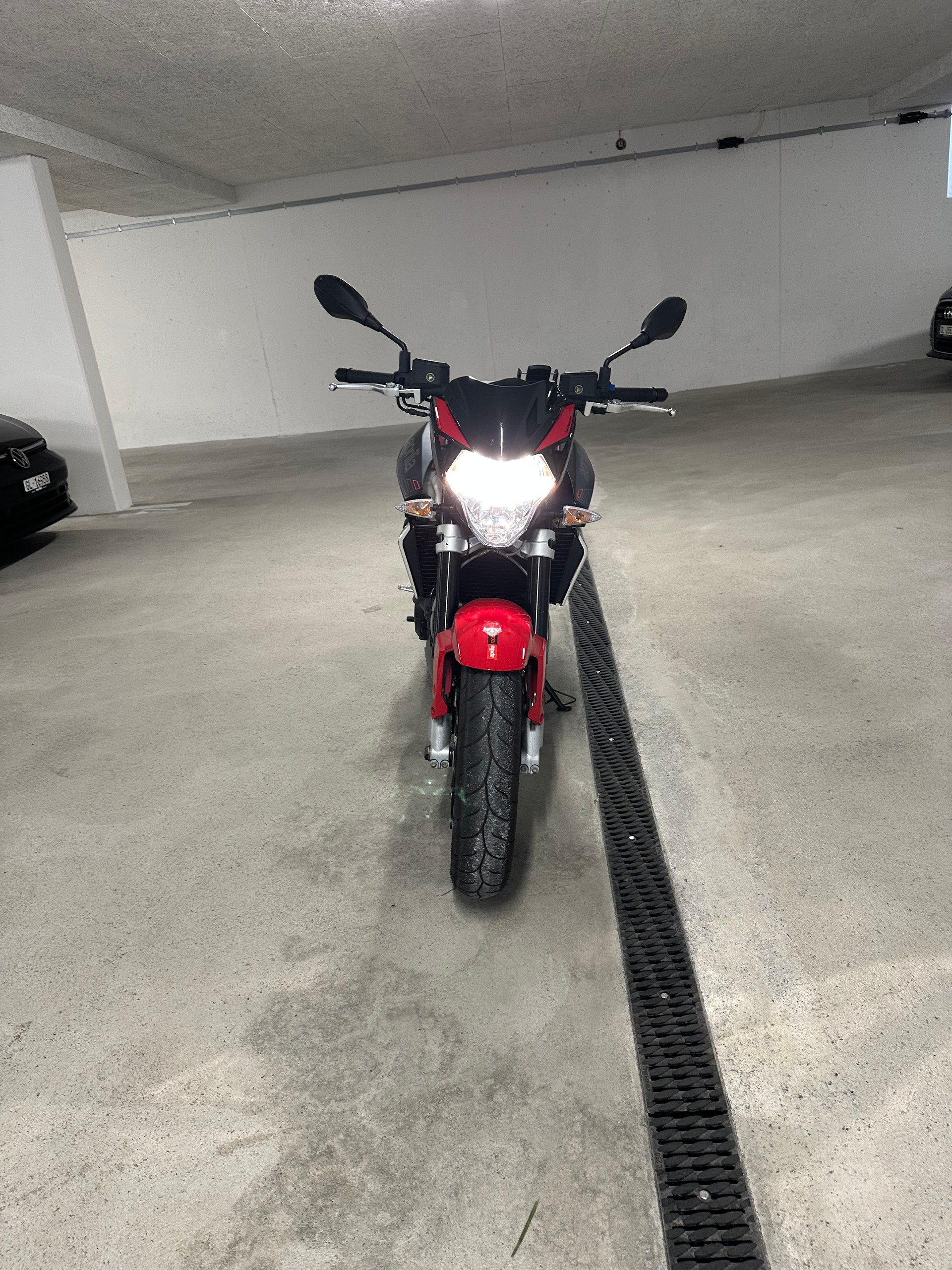 APRILIA SL 750 Shiver ABS (25kW)-image-2