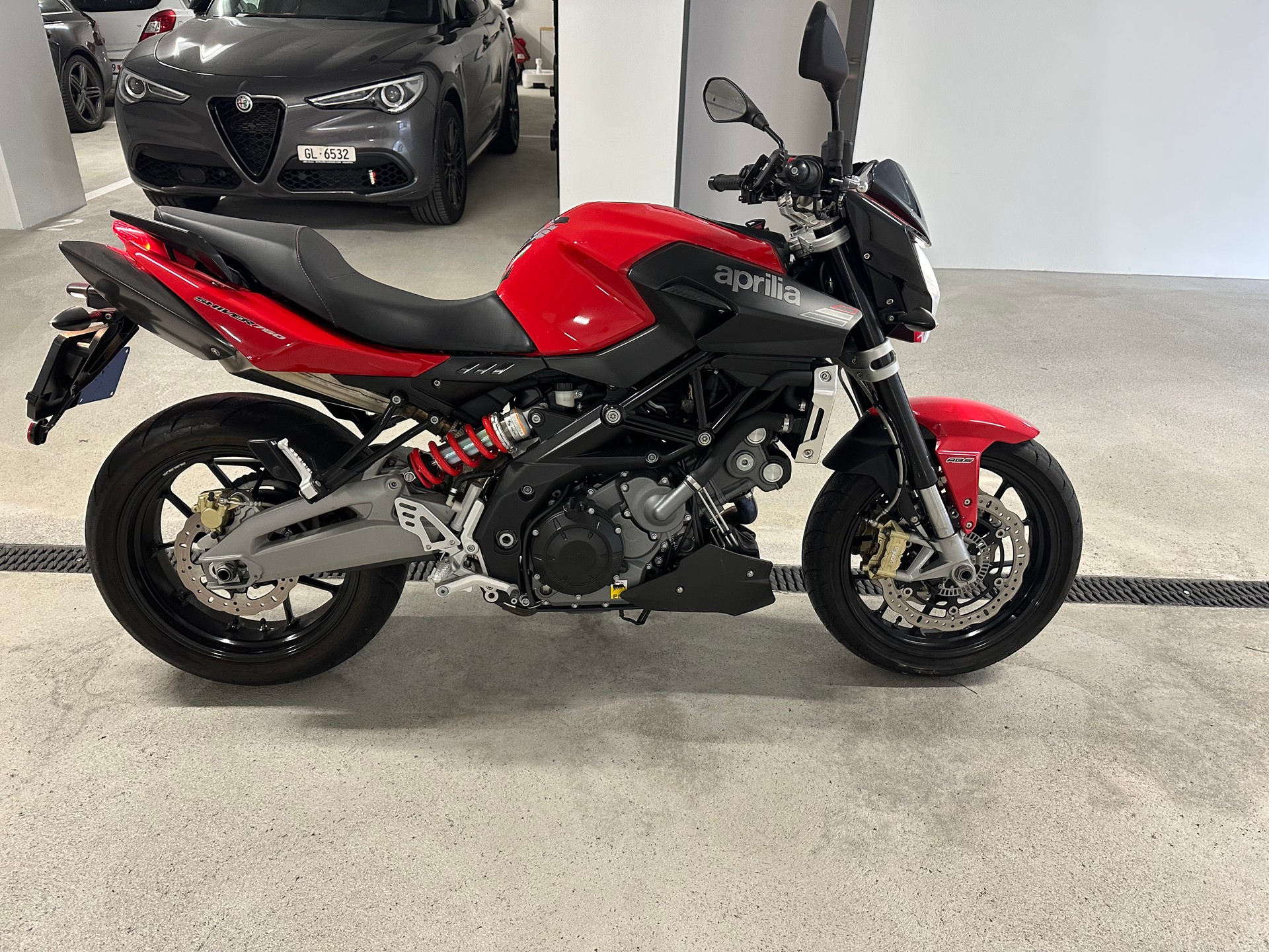 APRILIA SL 750 Shiver ABS (25kW)-image-1