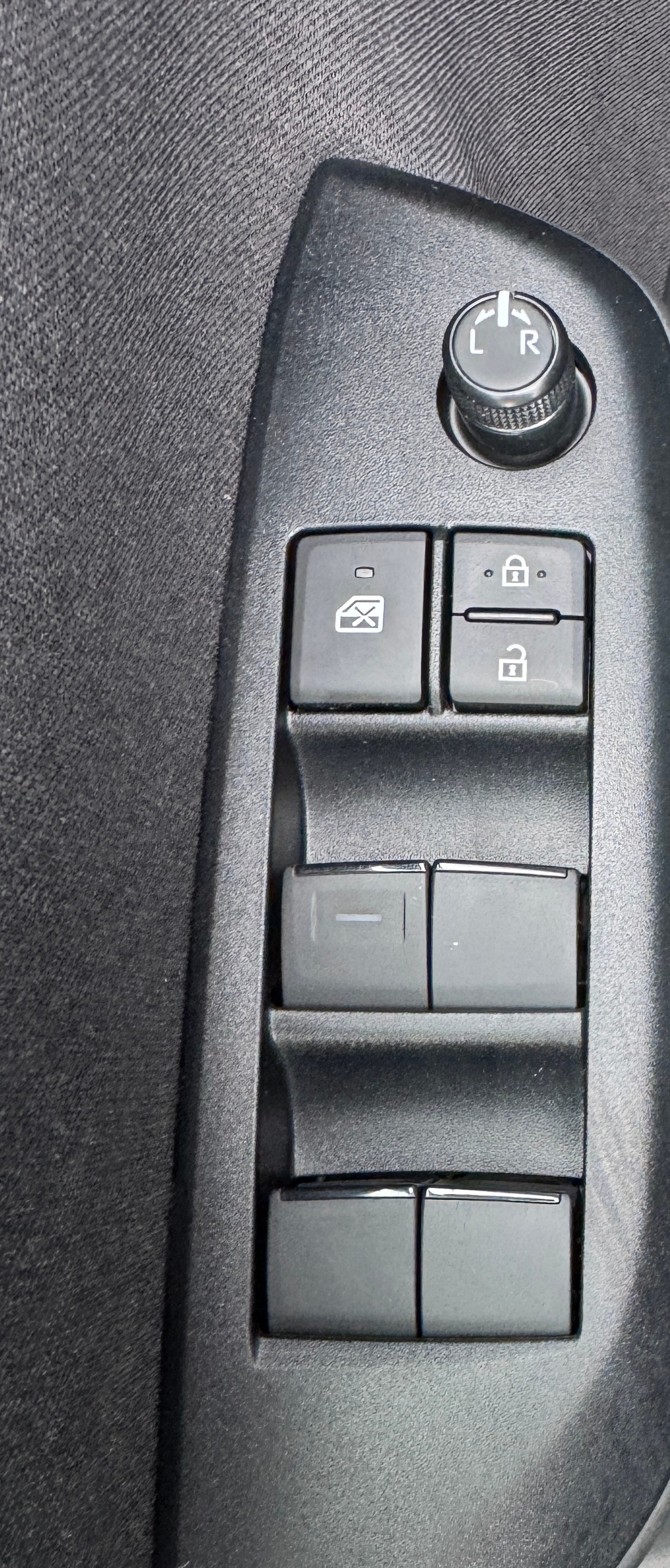 TOYOTA Yaris Cross 1.5 Comfort e-CVT-image-23