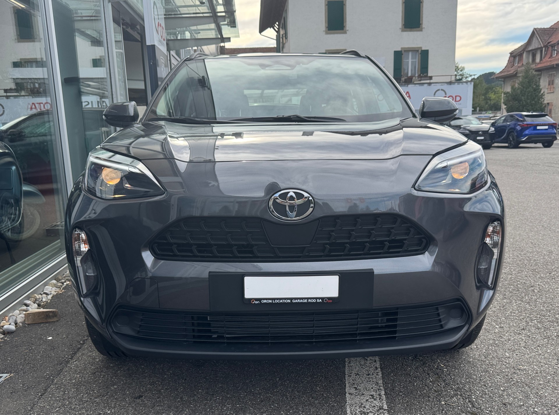 TOYOTA Yaris Cross 1.5 Comfort e-CVT-showroom-element-1