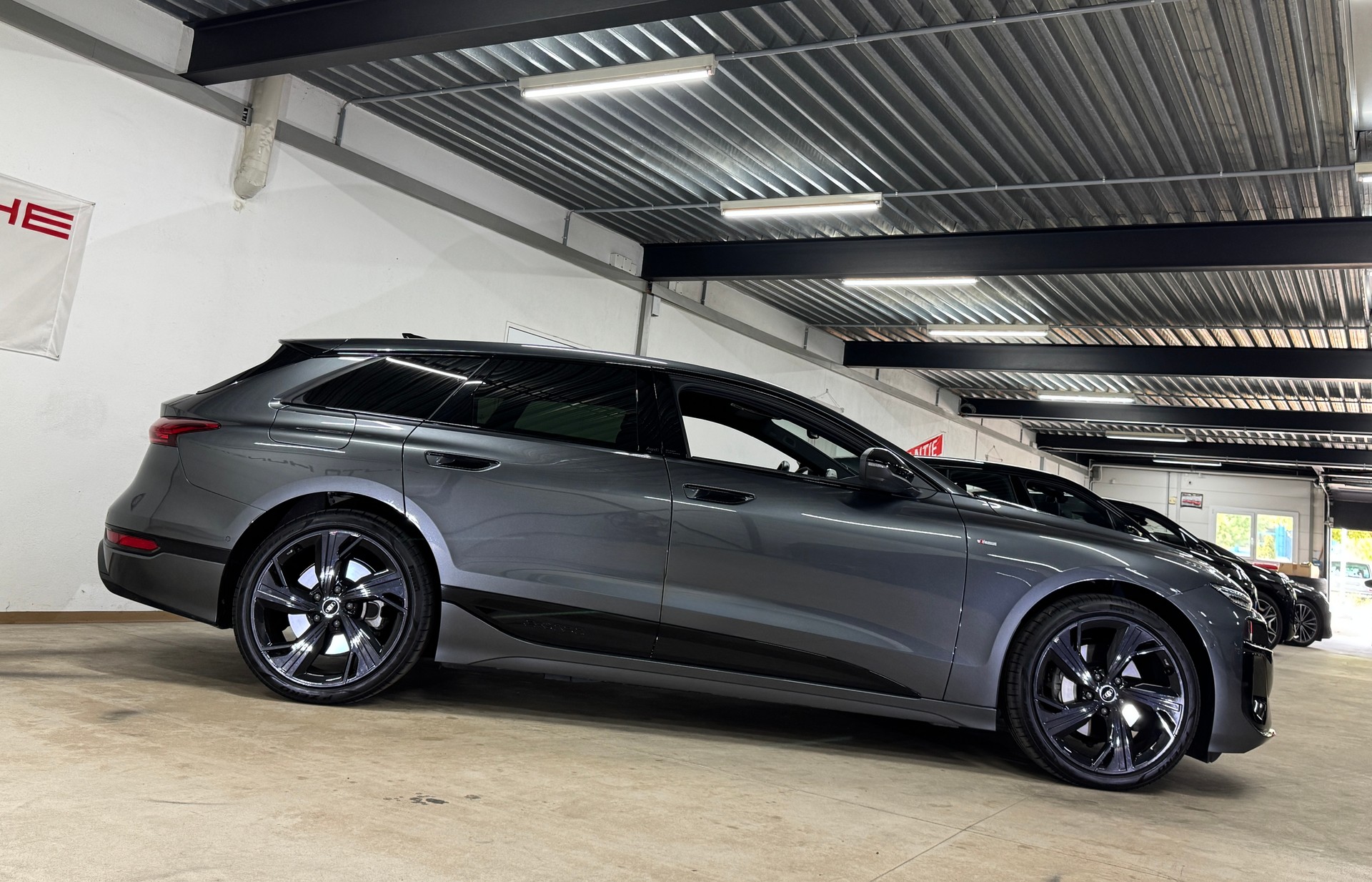 AUDI A6 Avant e-tron S-LINE quattro 428PS // CH-Fahrzeug // Paket Premium experience-showroom-element-3