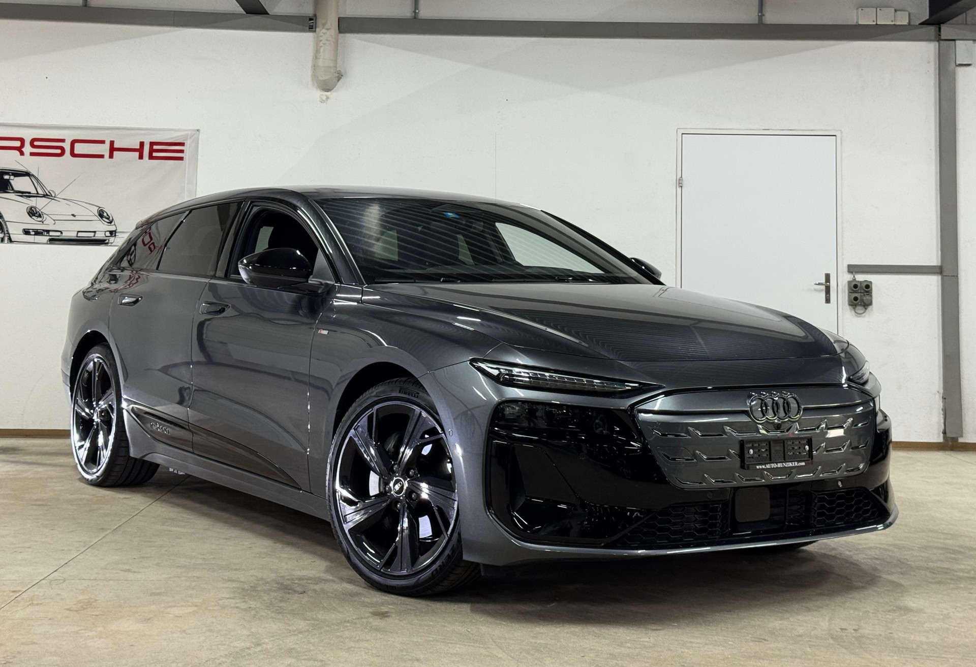 AUDI A6 Avant e-tron S-LINE quattro 428PS // CH-Fahrzeug // Paket Premium experience-showroom-element-2