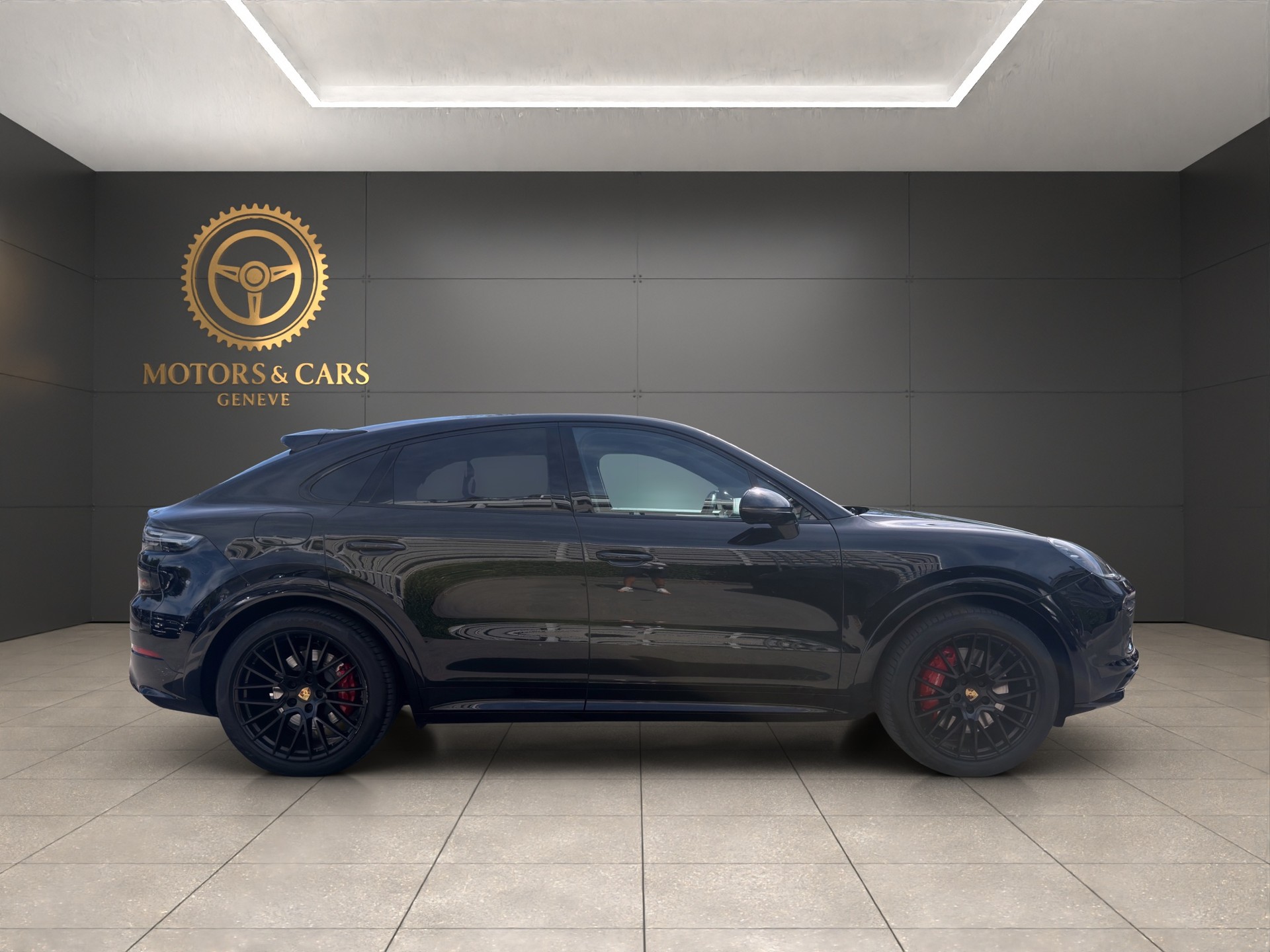 PORSCHE Cayenne GTS Coupé-showroom-element-3