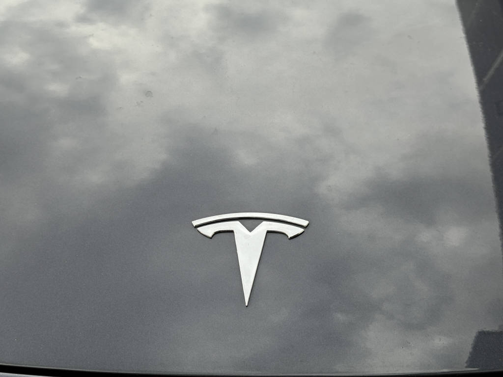TESLA Model 3 Performance D-image-22