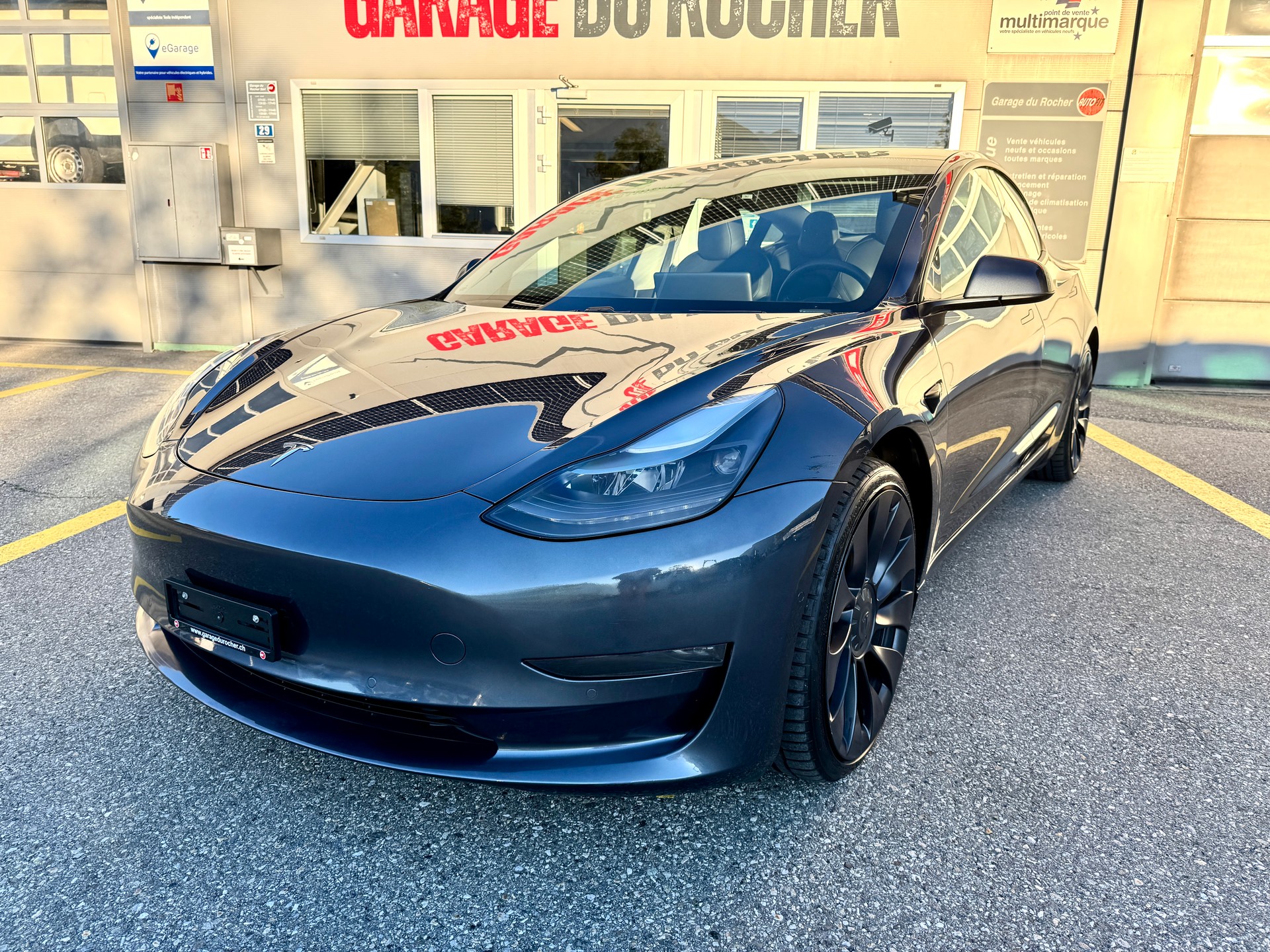 TESLA Model 3 Performance D