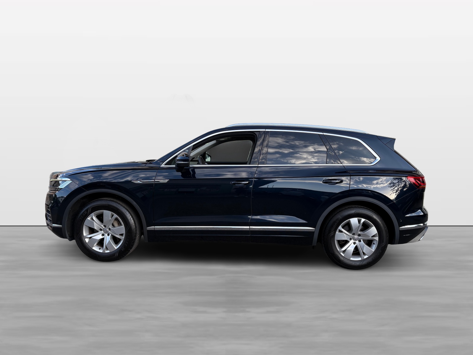 VW Touareg 3.0 TDI Atmosphere Tiptronic 3.5T Anhängerkupplung-showroom-element-2