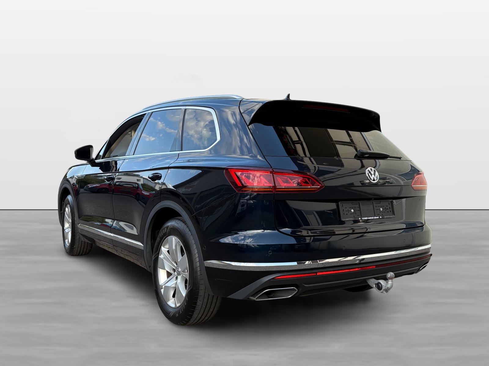 VW Touareg 3.0 TDI Atmosphere Tiptronic 3.5T Anhängerkupplung-showroom-element-3