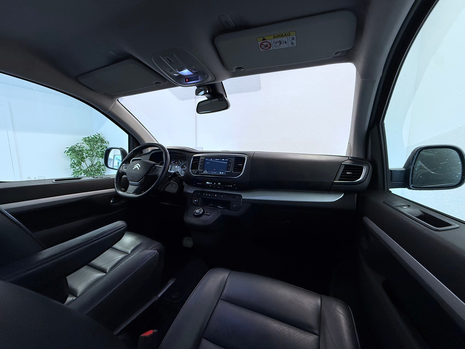 CITROEN Spacetourer 2.0 BlueHDi Shine M EAT-image-26
