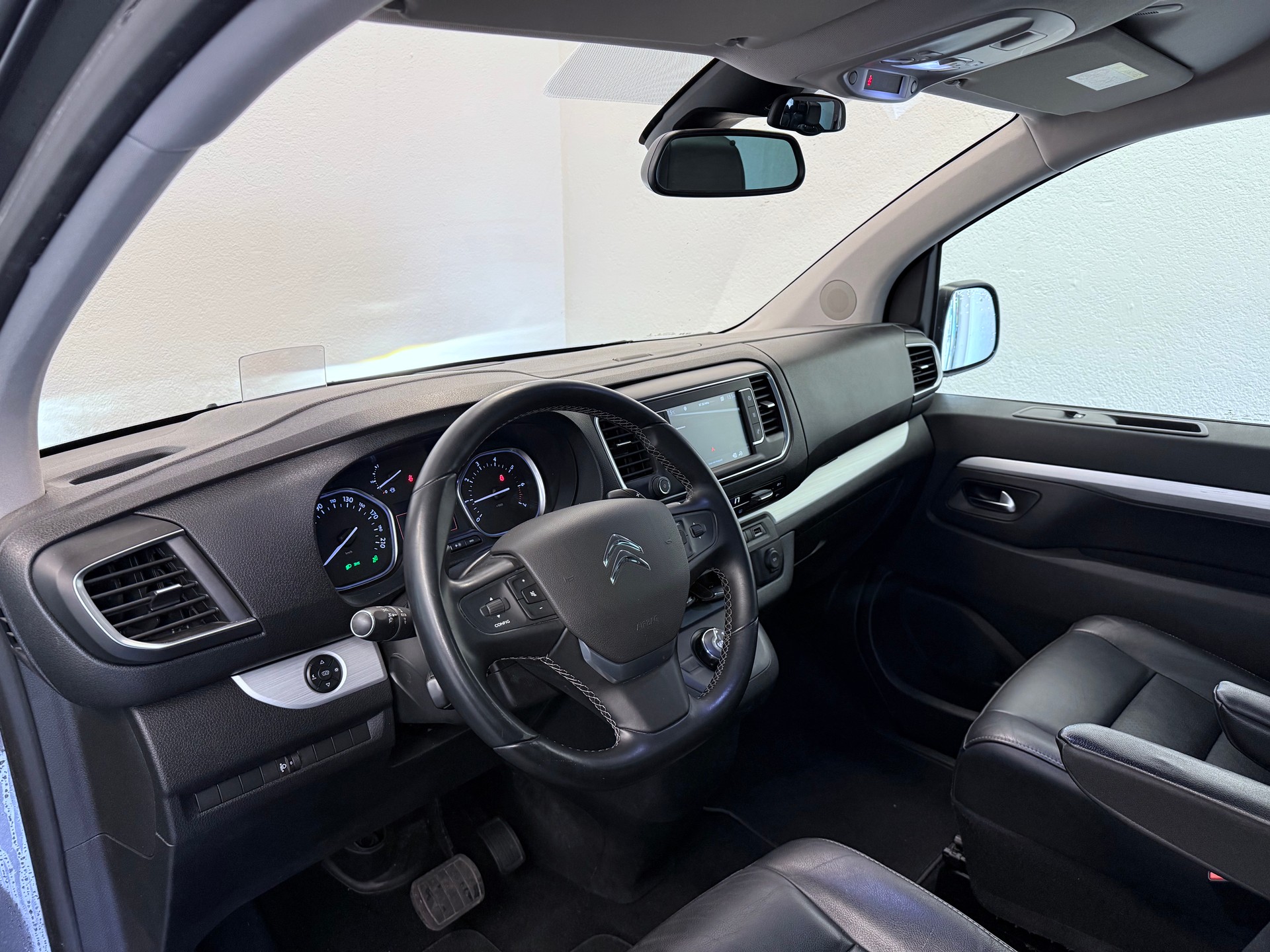 CITROEN Spacetourer 2.0 BlueHDi Shine M EAT-image-13