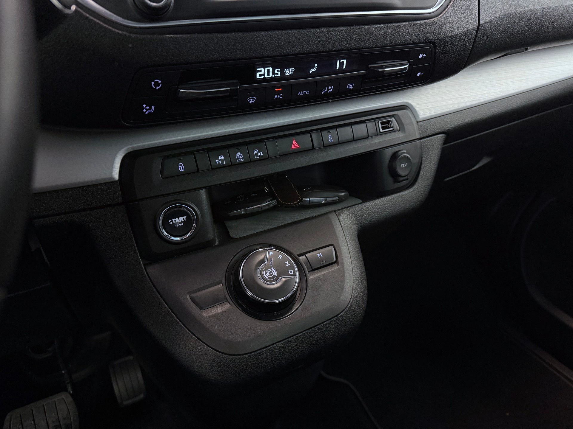 CITROEN Spacetourer 2.0 BlueHDi Shine M EAT-image-17