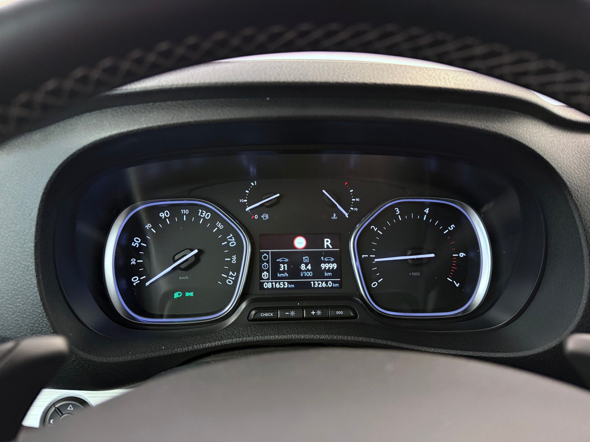 CITROEN Spacetourer 2.0 BlueHDi Shine M EAT-image-19
