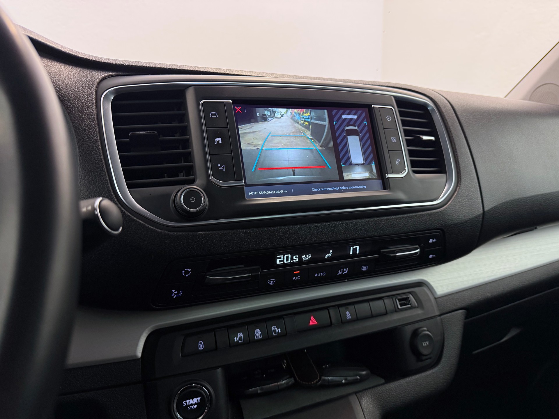 CITROEN Spacetourer 2.0 BlueHDi Shine M EAT-image-18