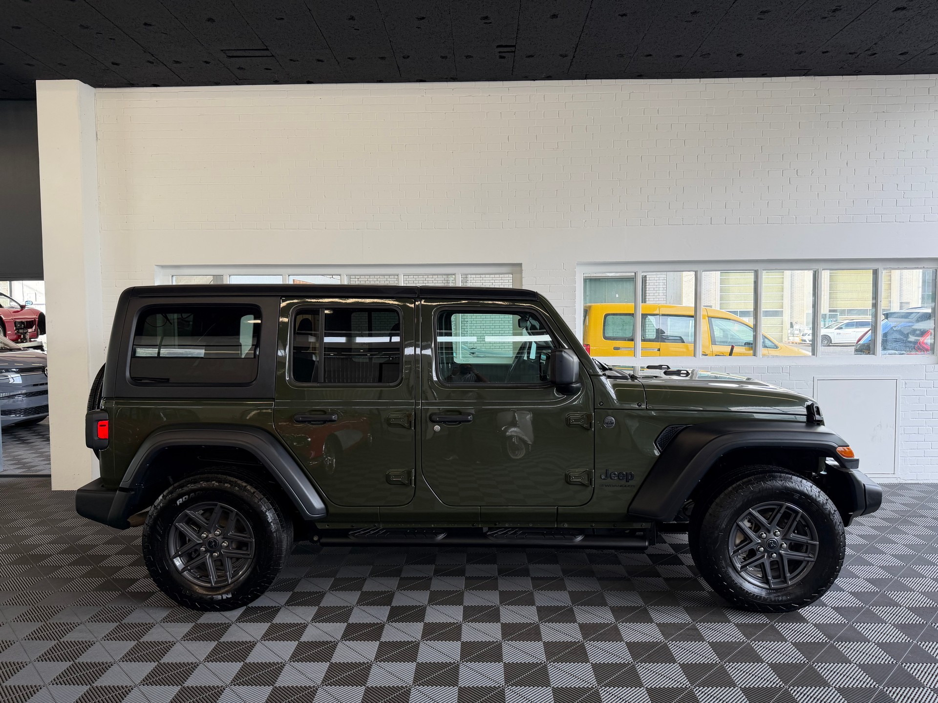 JEEP Wrangler 2.0 Unlimited Rubicon Automatic-showroom-element-1