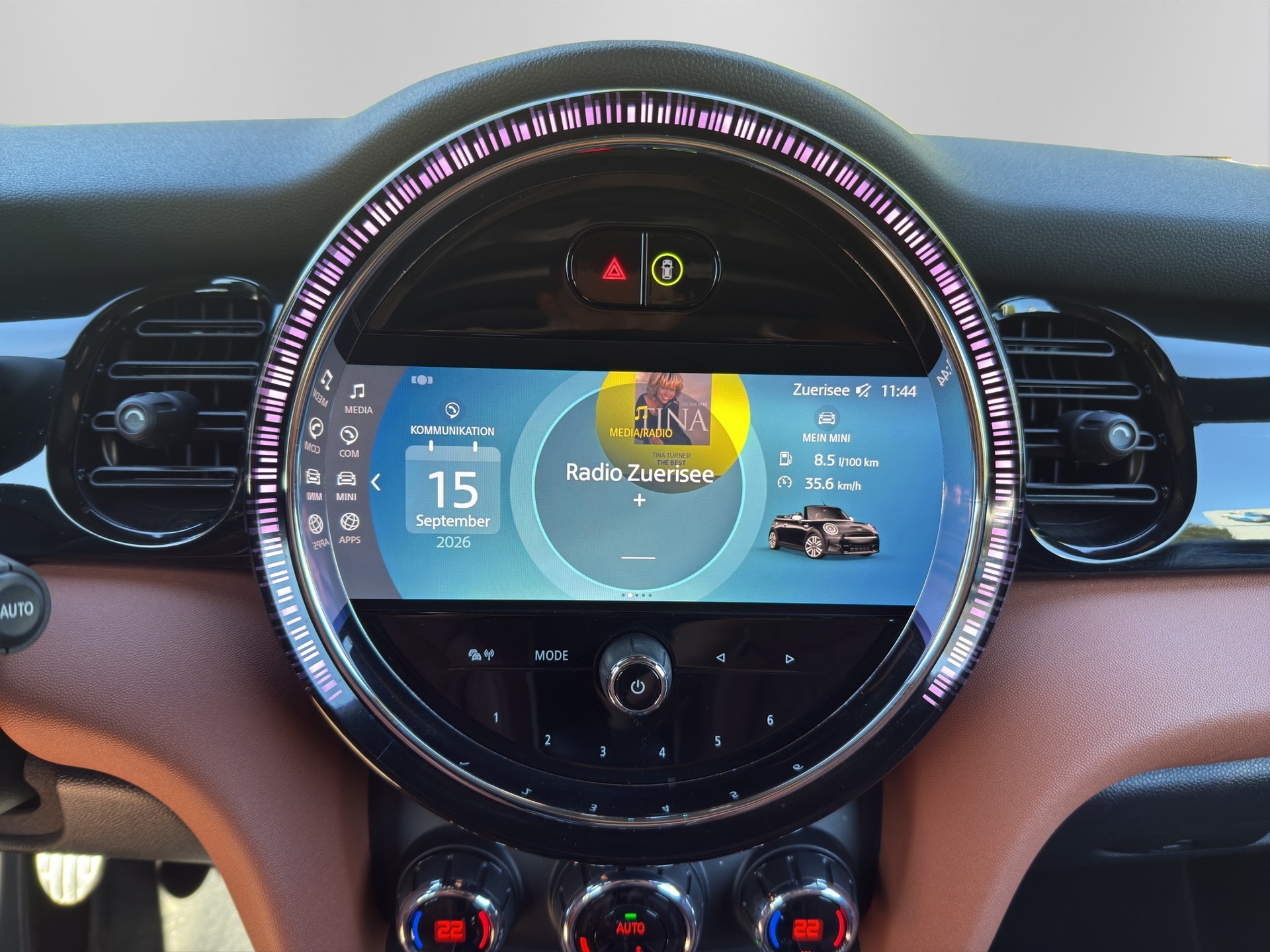 MINI Cabrio John Cooper Works-image-11