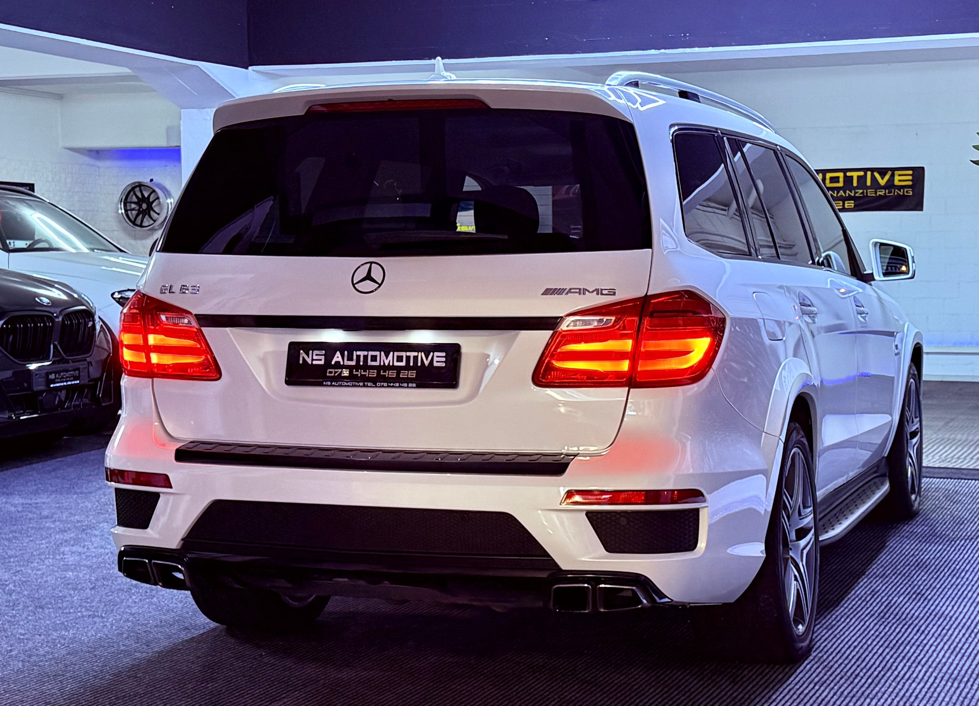 MERCEDES-BENZ GL 63 AMG 4Matic Speedshift Plus 7G-Tronic 7 Plätzer-showroom-element-3