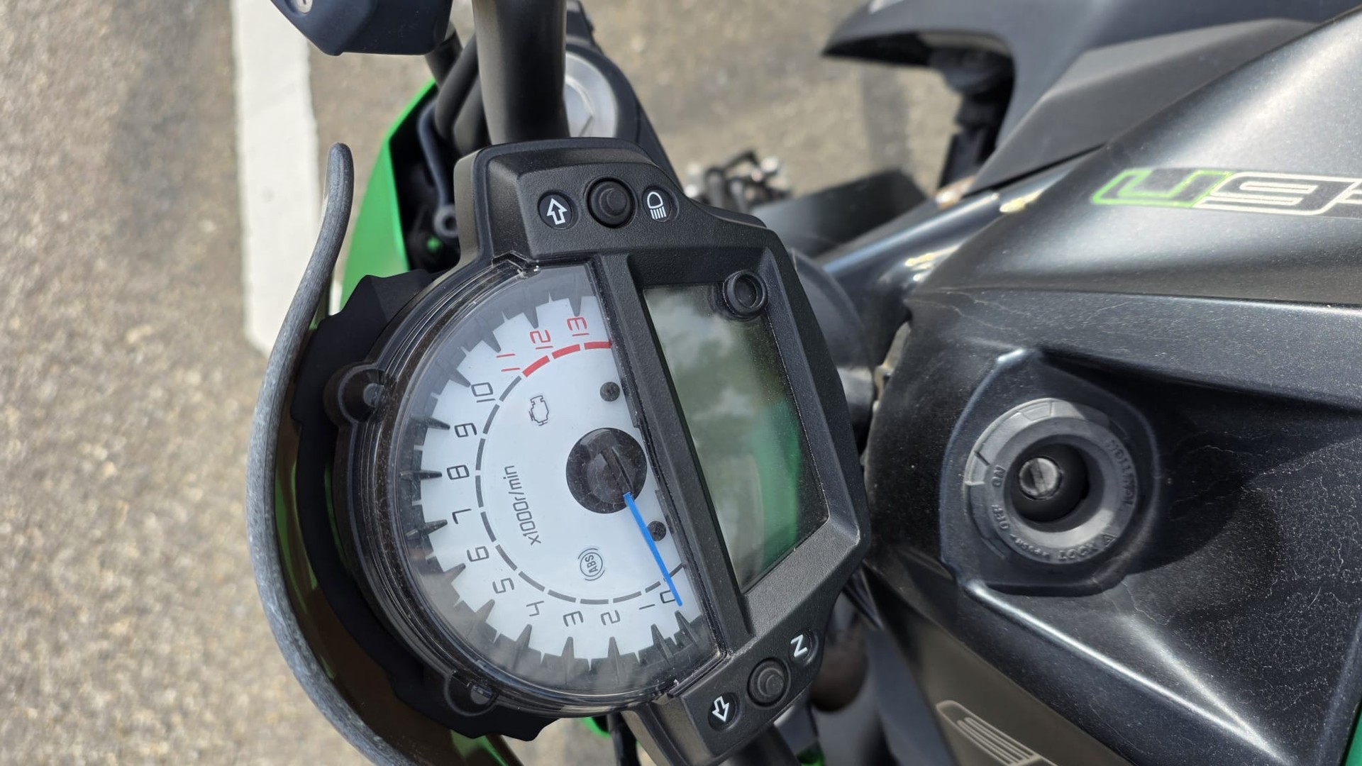 KAWASAKI ER-6-image-4