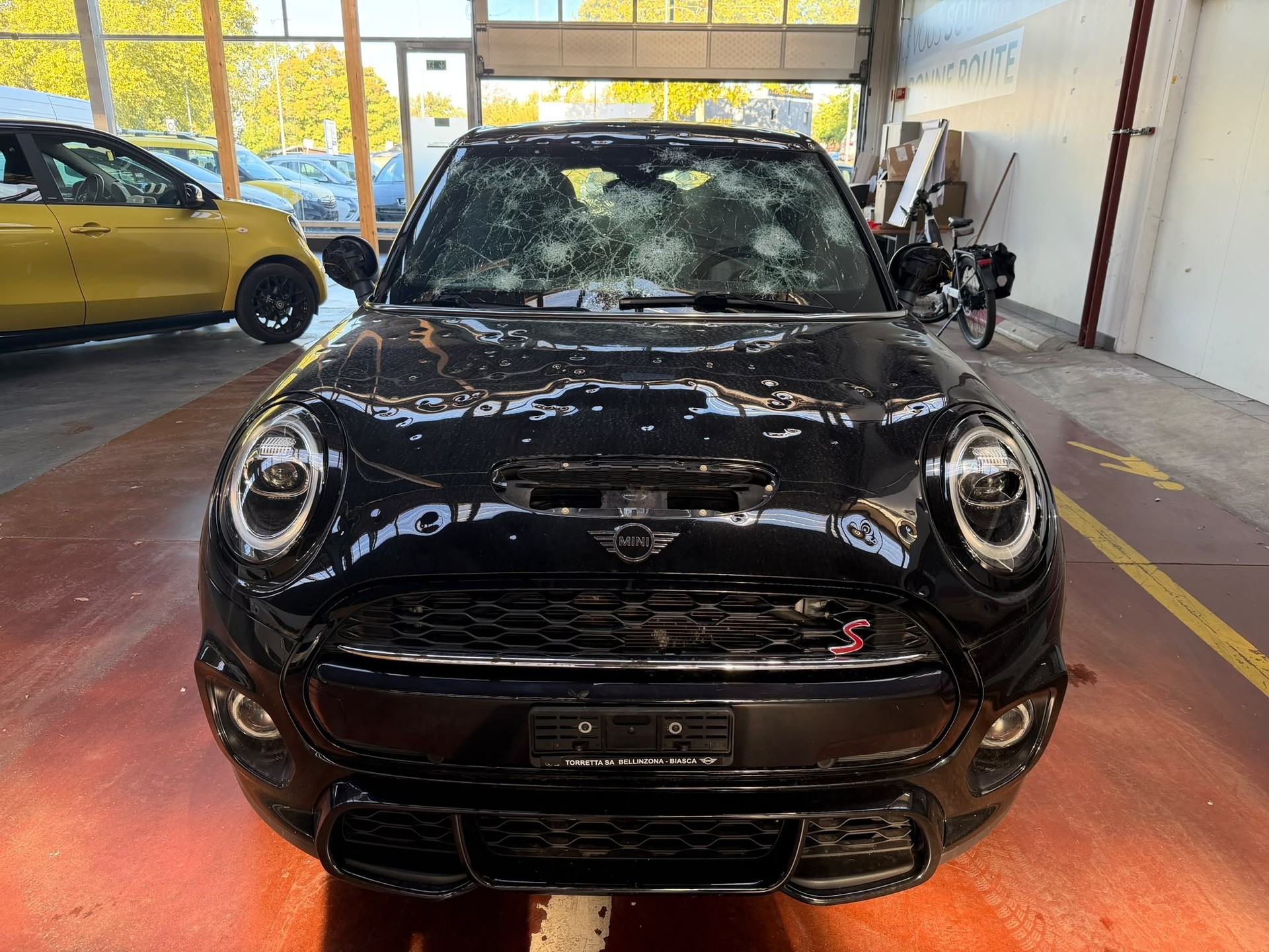 MINI Cooper S Steptronic DKG-showroom-element-2