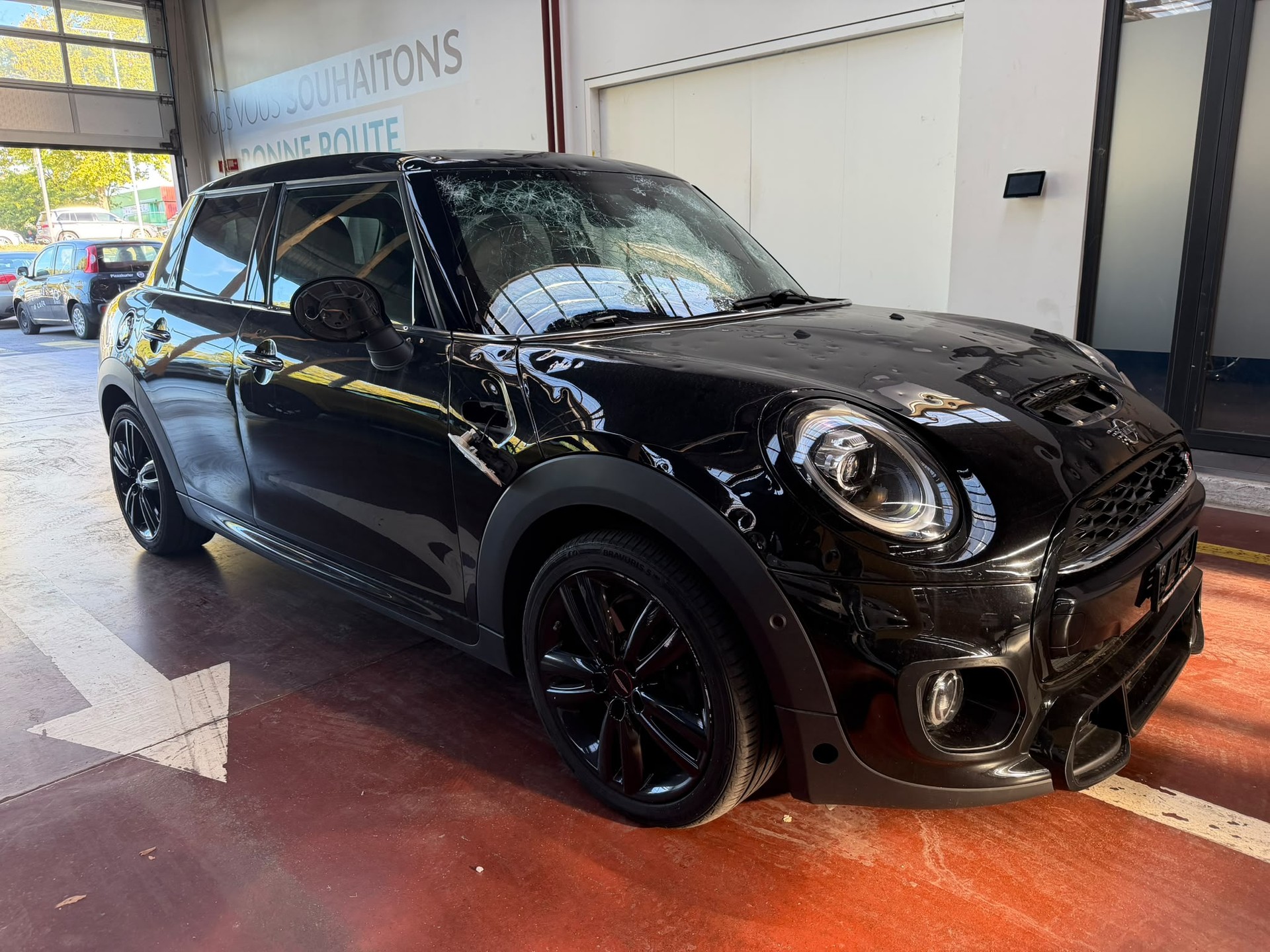 MINI Cooper S Steptronic DKG-showroom-element-1