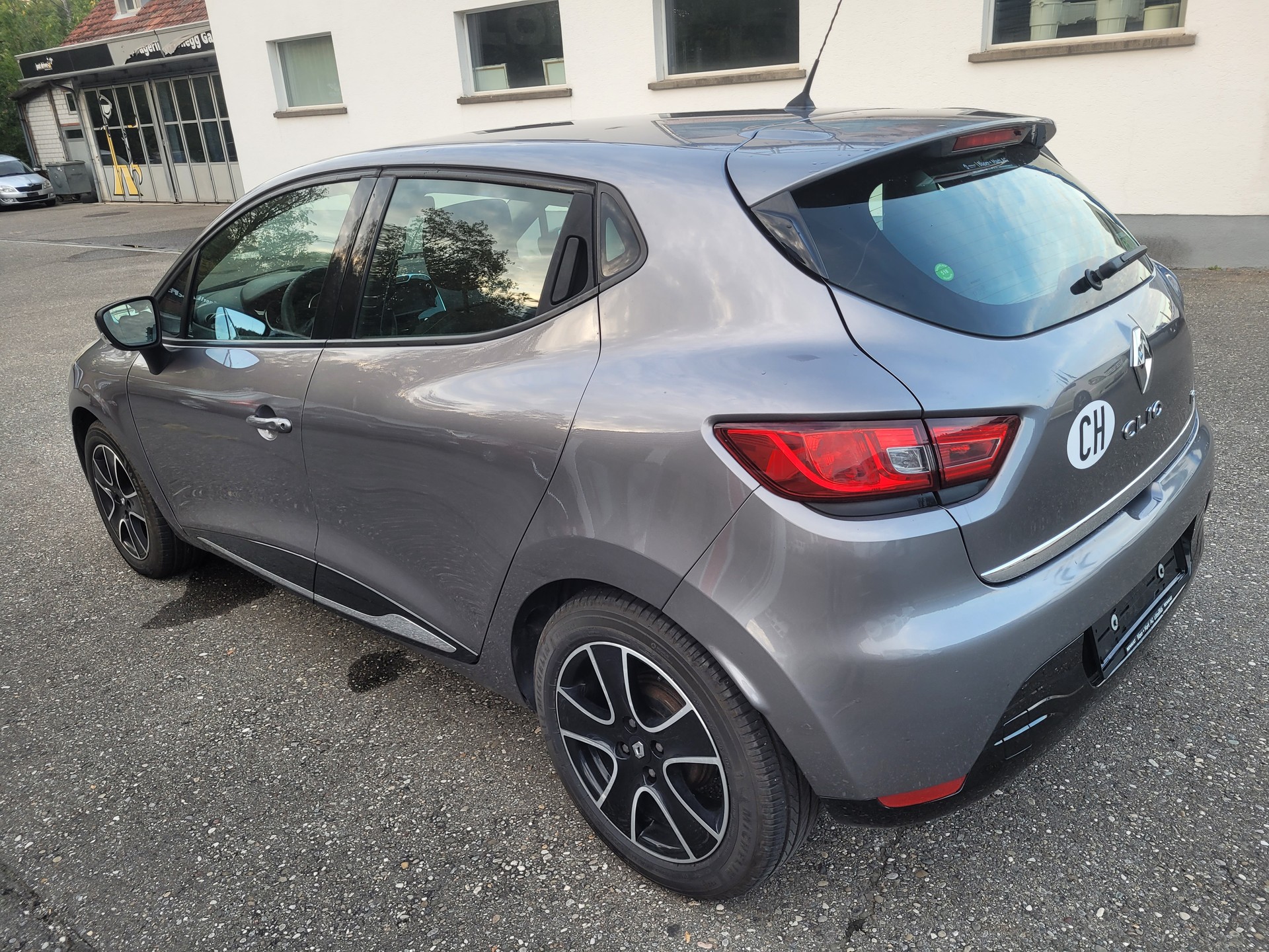 RENAULT Clio 0.9 12V Expression-image-2