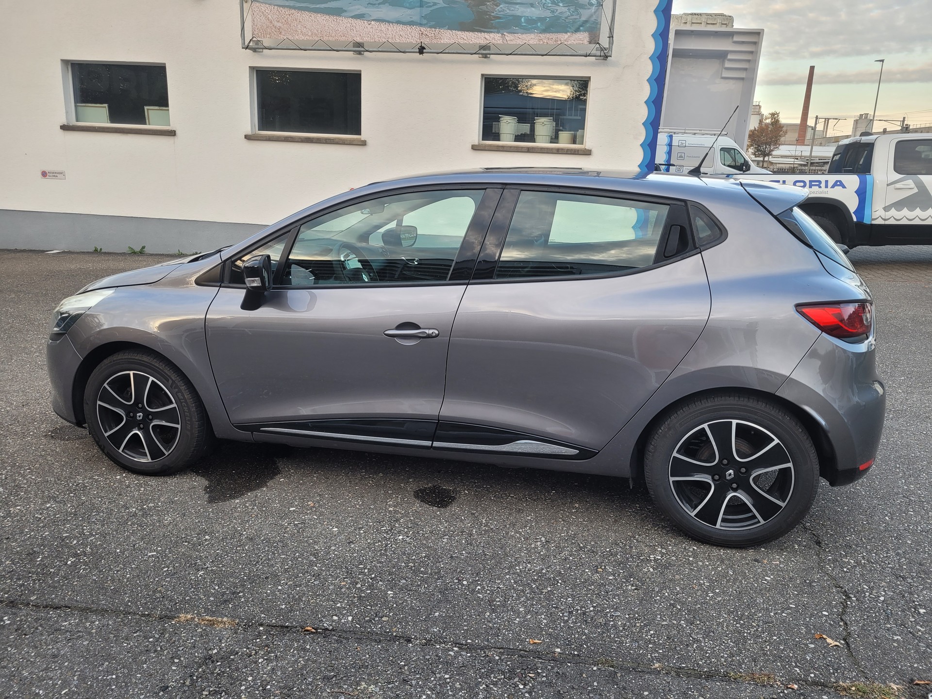 RENAULT Clio 0.9 12V Expression-image-3
