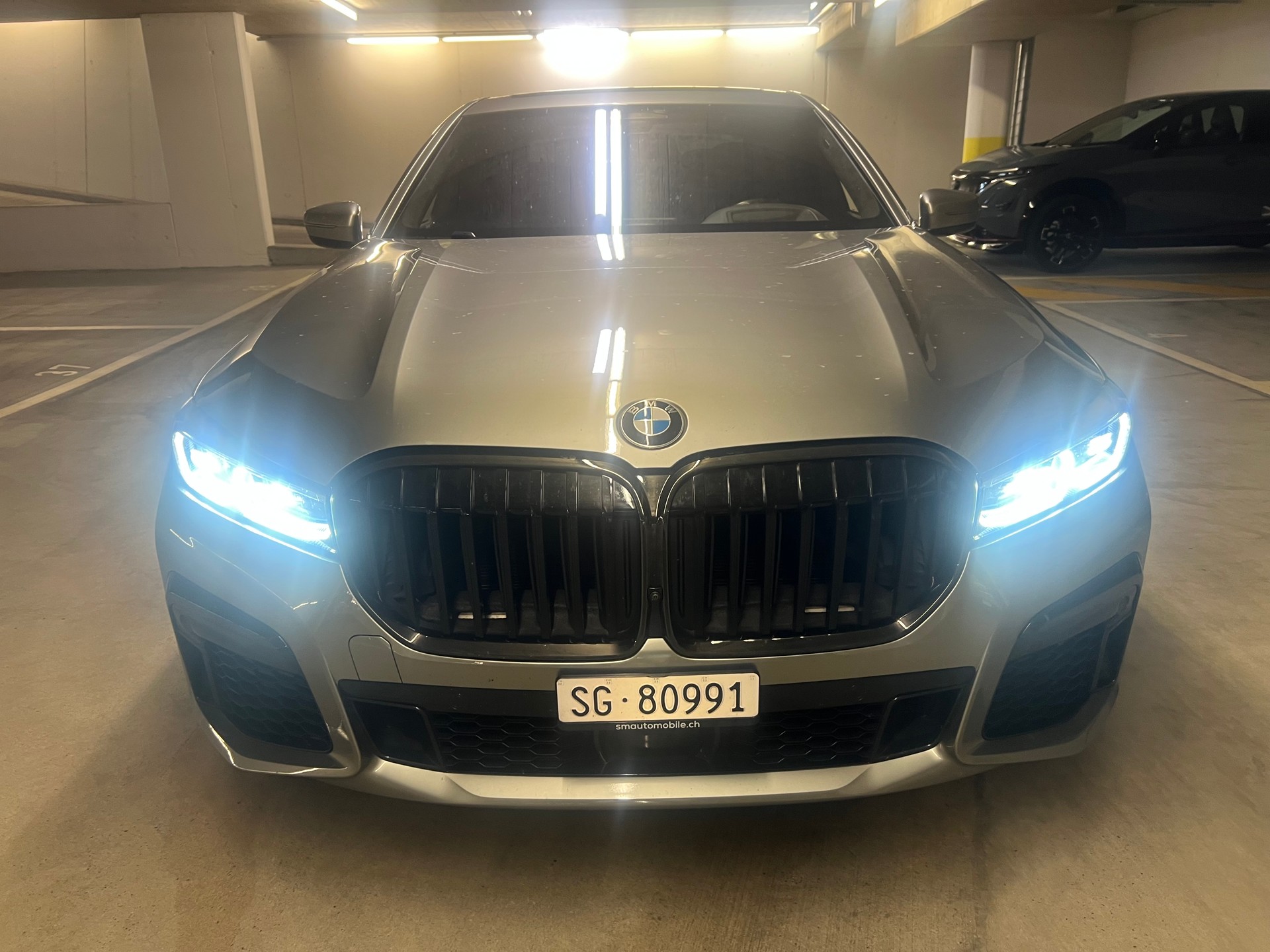 BMW 750d xDrive-image-1