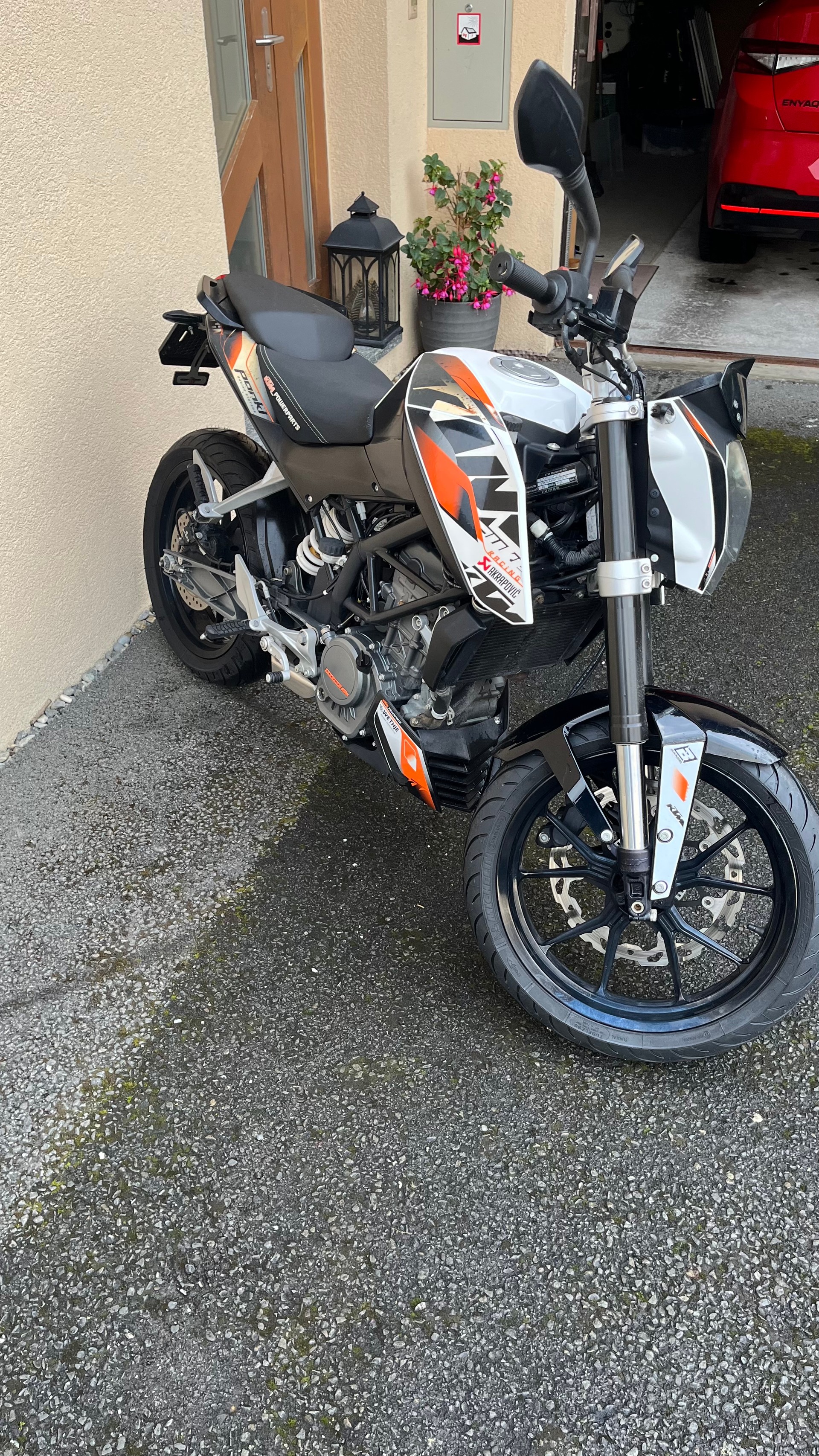 KTM 125 Duke-image-0