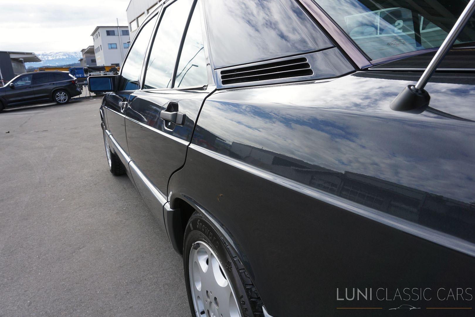 MERCEDES-BENZ 190 E 2.3-image-15