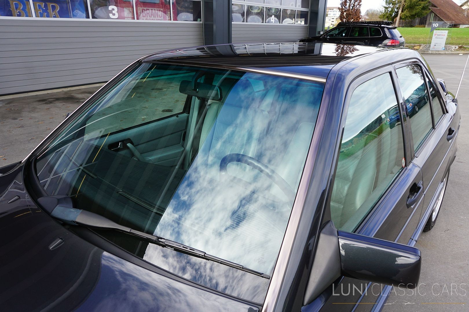 MERCEDES-BENZ 190 E 2.3-image-13