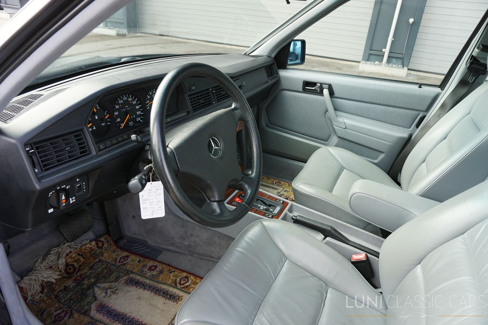 MERCEDES-BENZ 190 E 2.3-image-24