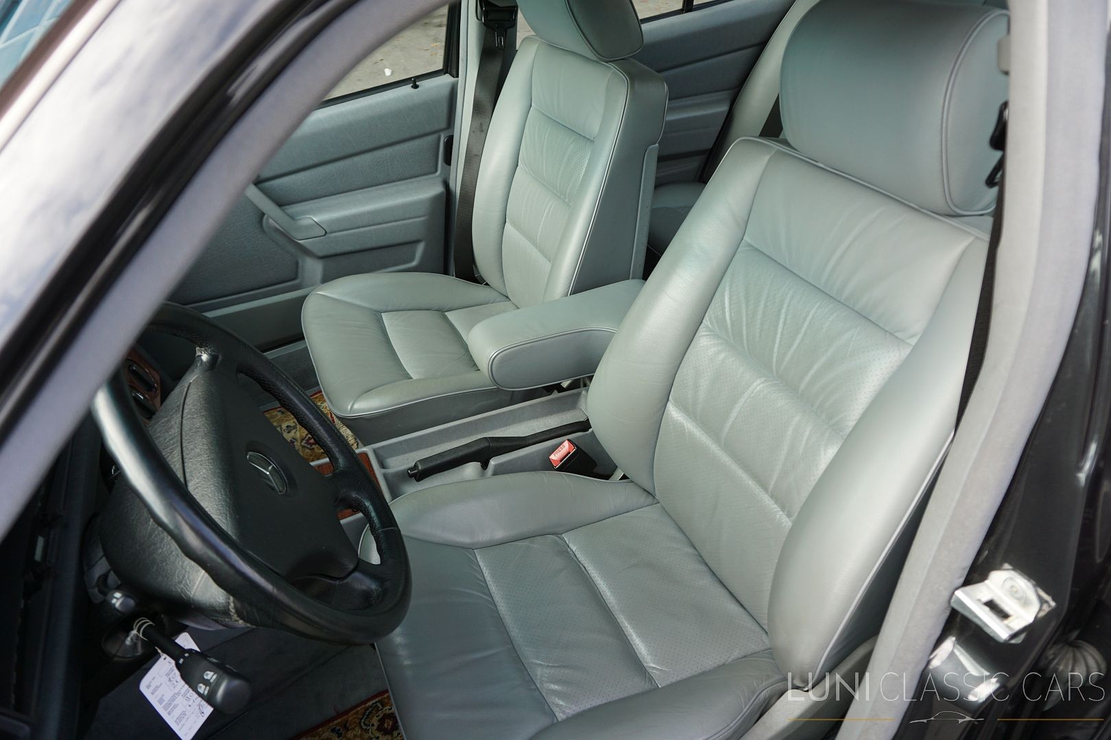 MERCEDES-BENZ 190 E 2.3-image-27