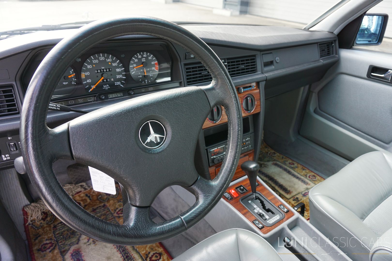 MERCEDES-BENZ 190 E 2.3-image-25
