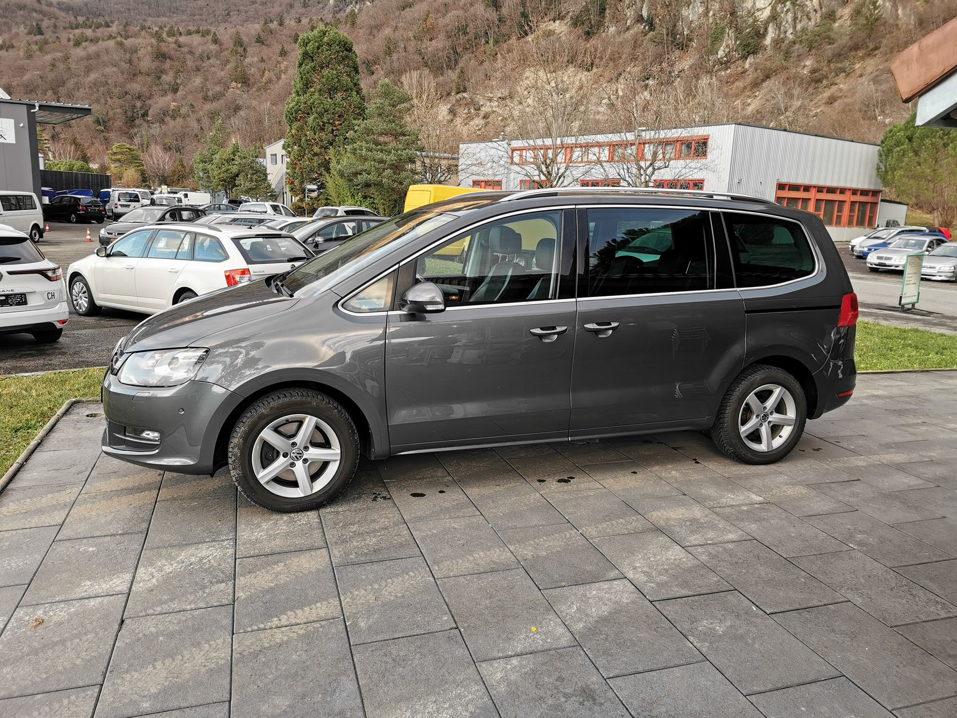 VW Sharan 2.0 TDI BMT Highline 4Motion-image-9