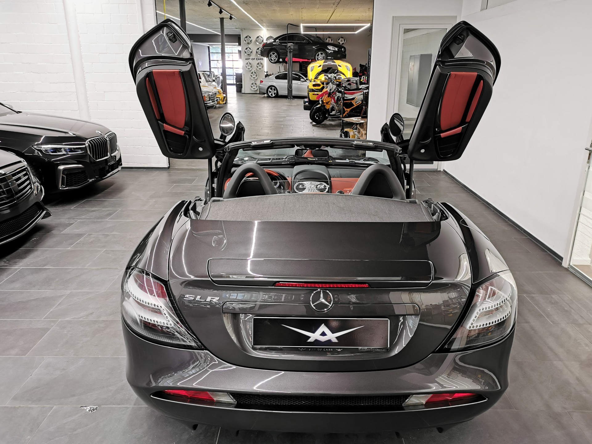 MERCEDES-BENZ McLaren Roadster-image-7
