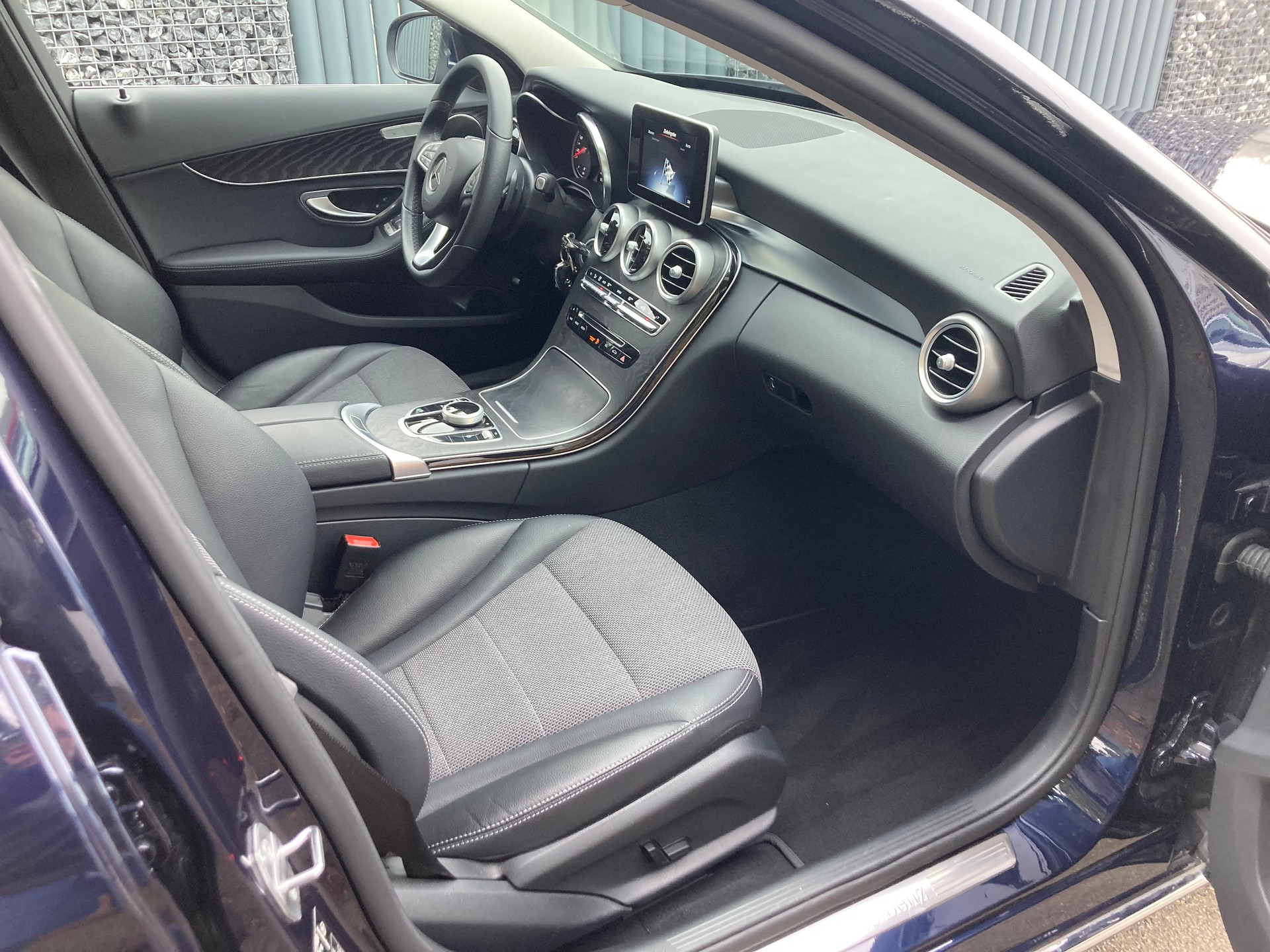 MERCEDES-BENZ C 200 Avantgarde 4Matic 7G-Tronic-image-8