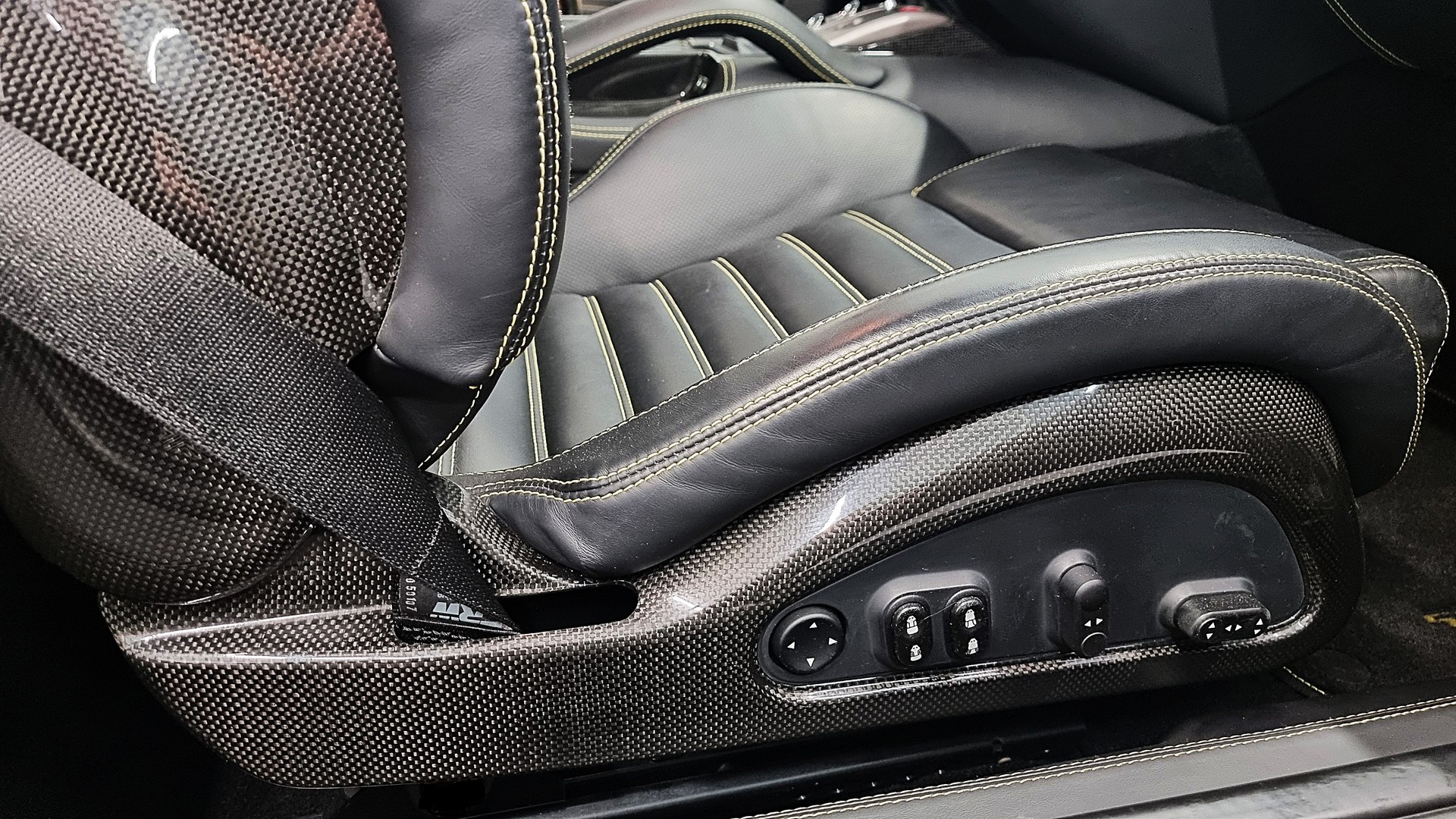 FERRARI 599 GTB FIORANO-image-12
