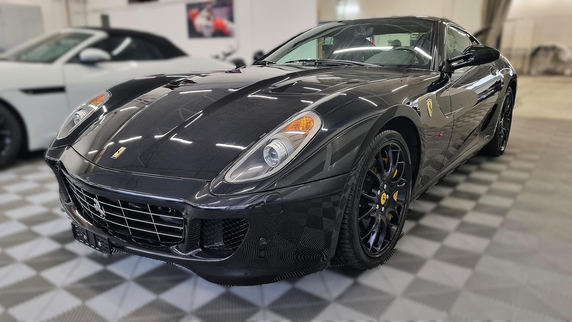 FERRARI 599 GTB FIORANO-showroom-element-2