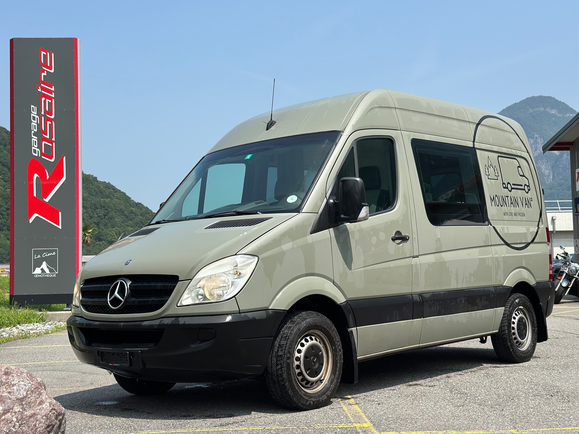 MERCEDES-BENZ SPRINTER 211 CDi-showroom-element-1