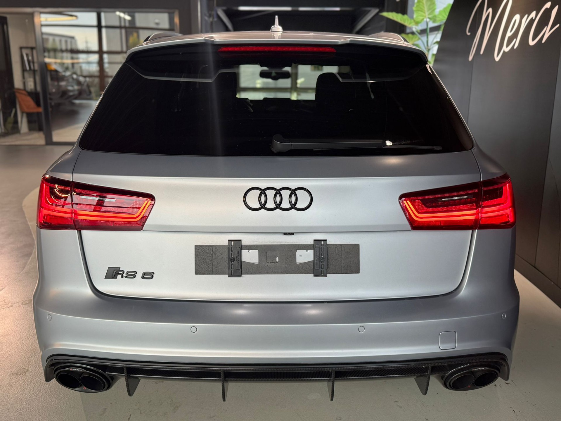 AUDI RS6 Avant 4.0 TFSI V8 performance quattro-showroom-element-3