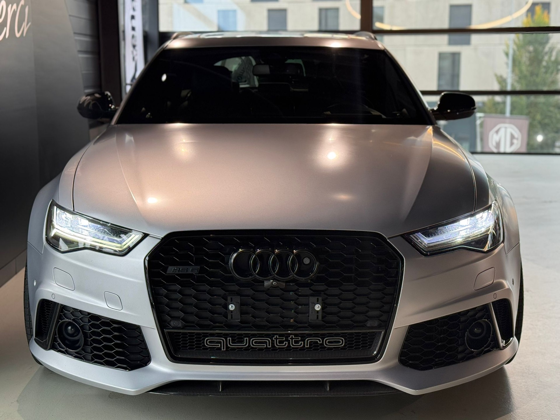 AUDI RS6 Avant 4.0 TFSI V8 performance quattro-showroom-element-1
